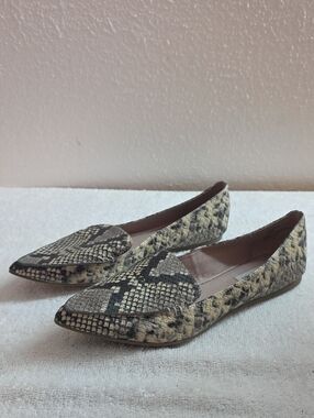 Steve Madden Feather Snakeskin Print Pointed Toe Brown/Tan Flats Ladies 8.5 VGuc